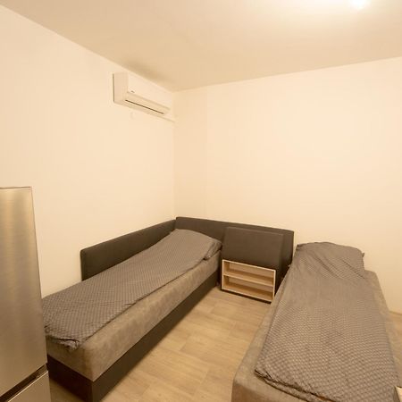 Aleks Top Center 2- Free Parking Burgas City Exterior foto